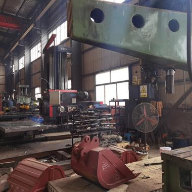 山東山源重工機(jī)械有限公司-車間一角